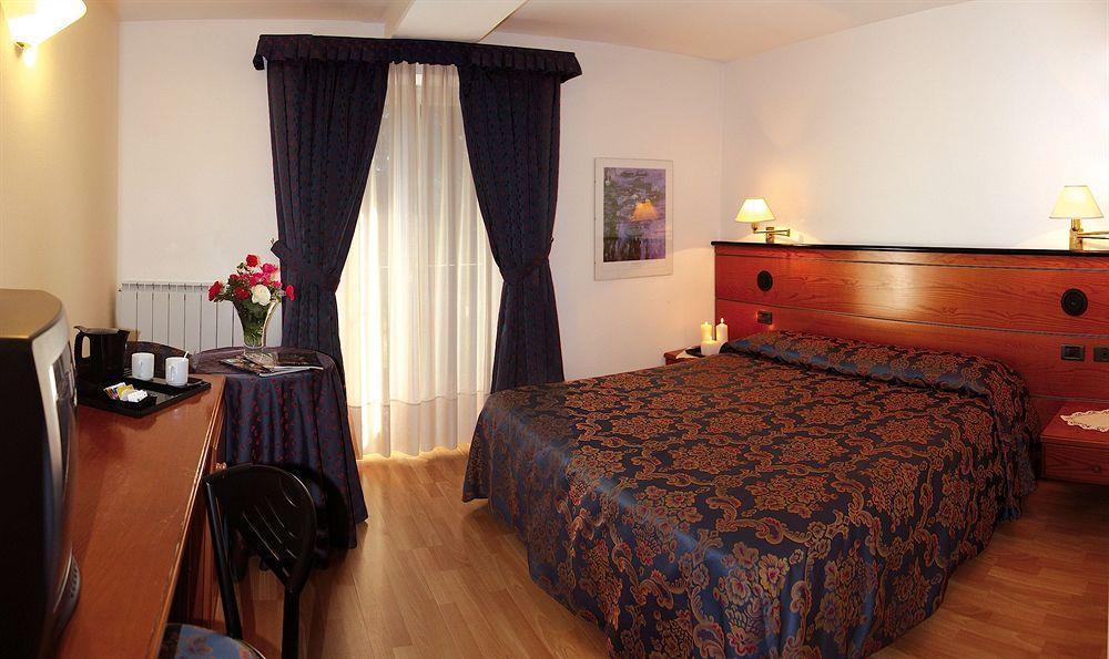 Albergo Aprica Garni Eksteriør billede